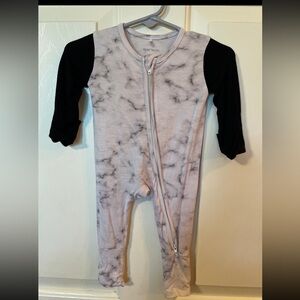 Rockin Royalty Bamboo
Convertible Footie-Midnight Marble-NB